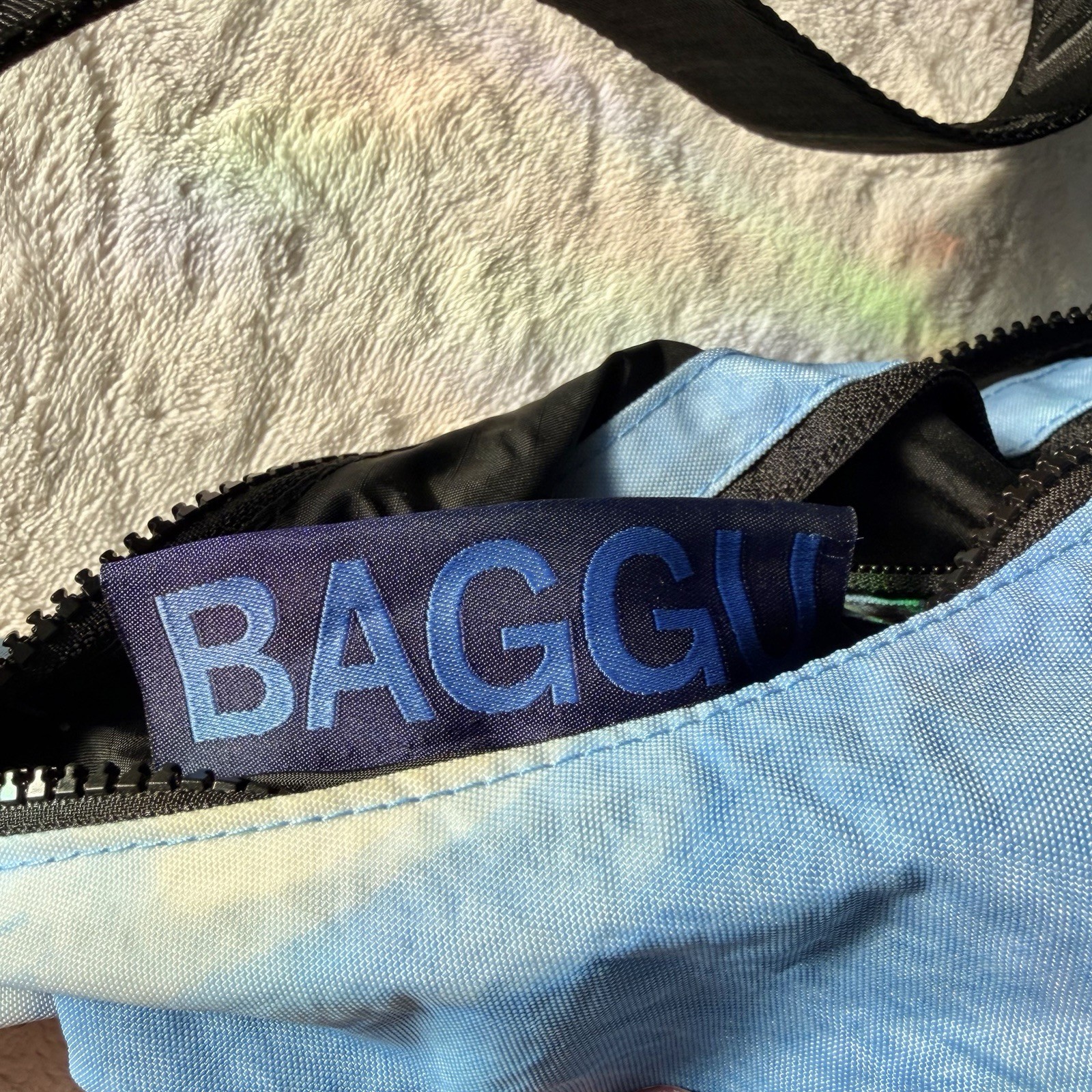 Baggu Cloud Pattern Medium Crescent- EXCELLENT Us… - image 5