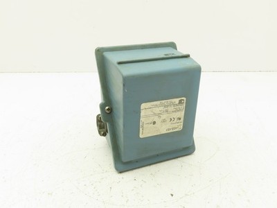 United Electric J403-451 Pressure Switch 80'' WC 225PSI Max 3 Pole Relay