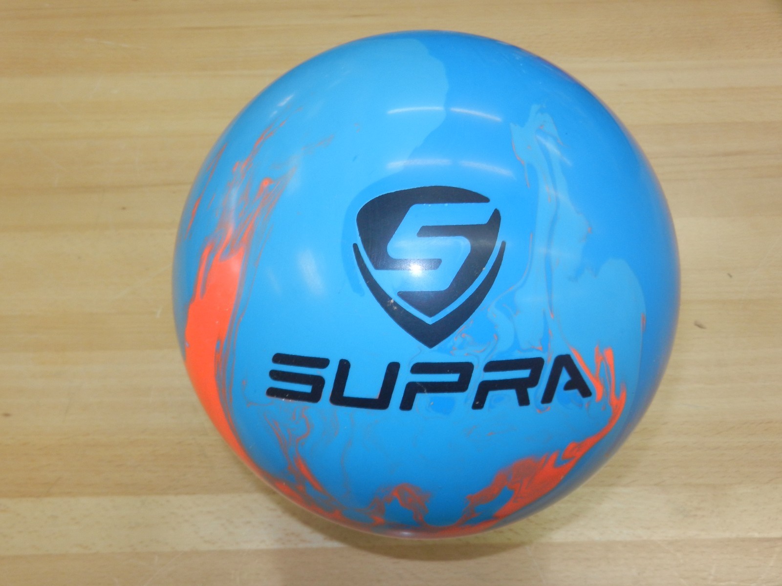 NIB 15# Motiv Supra Sport Bowling Ball - 15.3/3.1" Pin/3.30oz TW