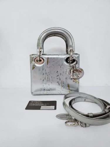 Mini femme imprimée Dior édition limitée 17 cm x 14 cm x 7 cm 85169564