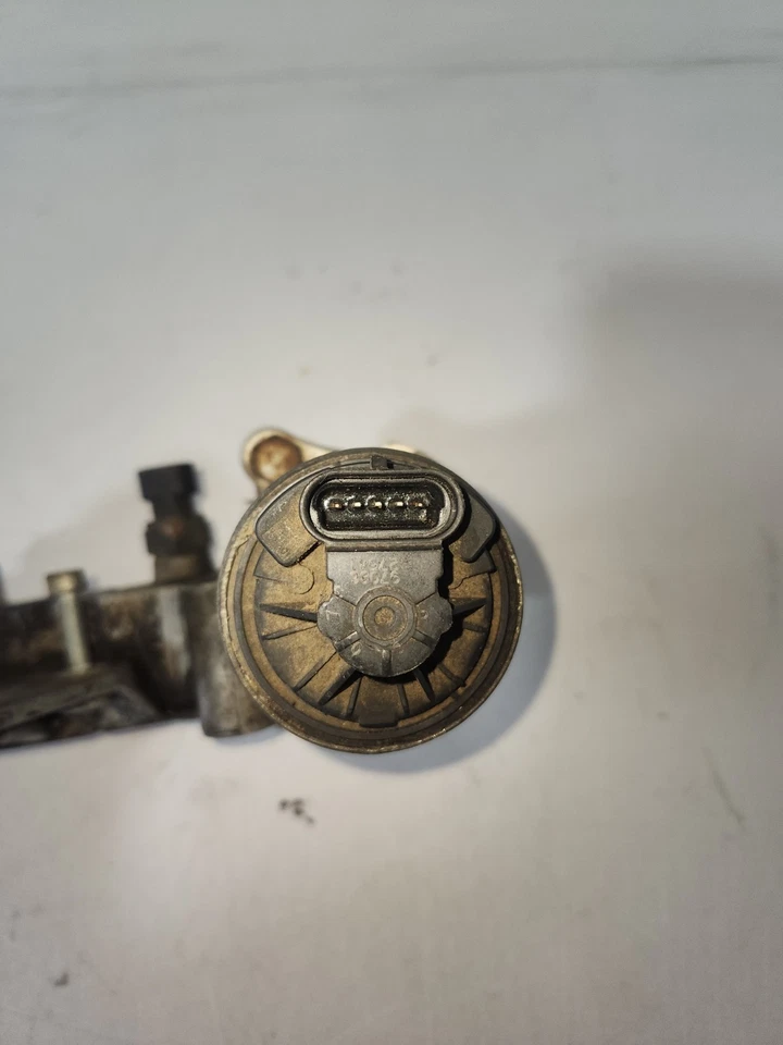 Válvula Suzuki Forenza 2.0 EGR 2004-2008 con carcasa 04-06 Reno. 92063144 OEM Foto 2 de 4