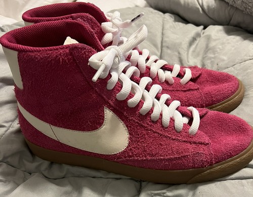 fuchsia nike blazers