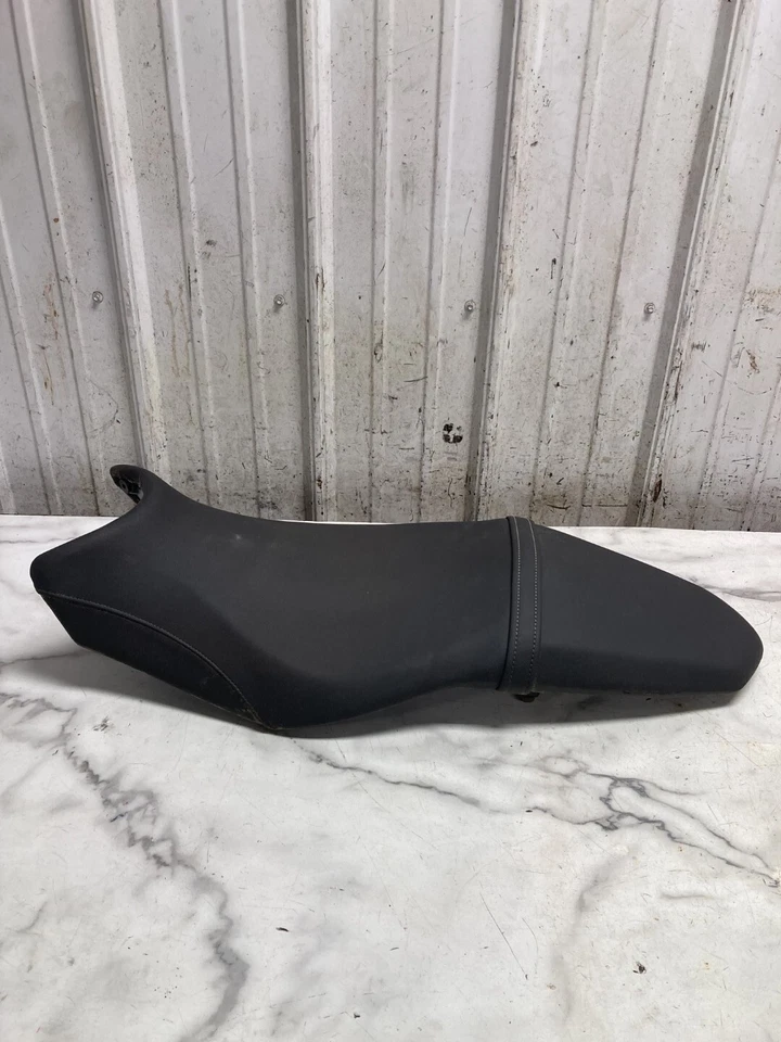 13 Triumph Street Triple seat - Изображение 3 из 4