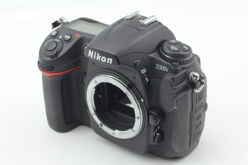 Near MINT Nikon D300S 23.5K shots Digital SLR Camera 12.3 MP Fast Delivery - Picture 4 of 15