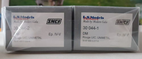 Set 2 Wagons Trémies Unimetal L.S. Models – HO, époque IV-V, Rouges, Neufs