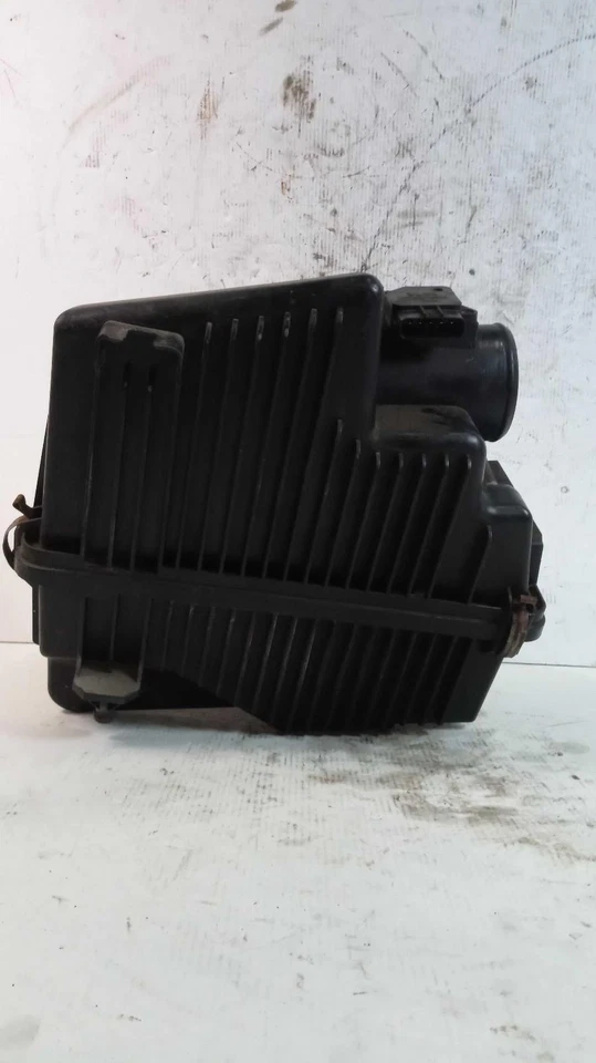 2011 MAZDA CX-7 Air Cleaner Assembly OEM L55513320 2.5L 88K Miles Grey - Image 2 of 4