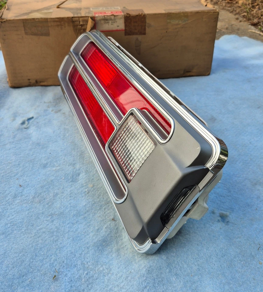 Dodge Colt 1974 cupé sedán nuevo en stock Mitsubishi conjunto de luces traseras derecha izquierda Foto 3 de 4