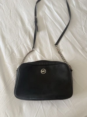Michael Kors Jet Set Crossbody Bag Black MK Signature. With Dust Bag