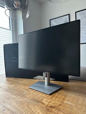 Dell UltraSharp U2722DE 27 Zoll QHD LED Monitor - Schwarz, an Bastler