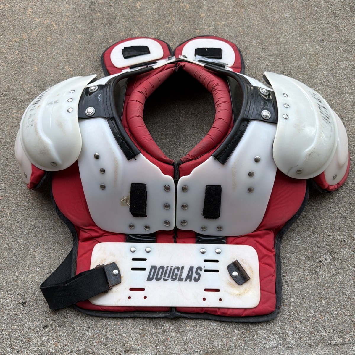 Douglas Custom QBK M Football Shoulder Adult Medium 18” - 19