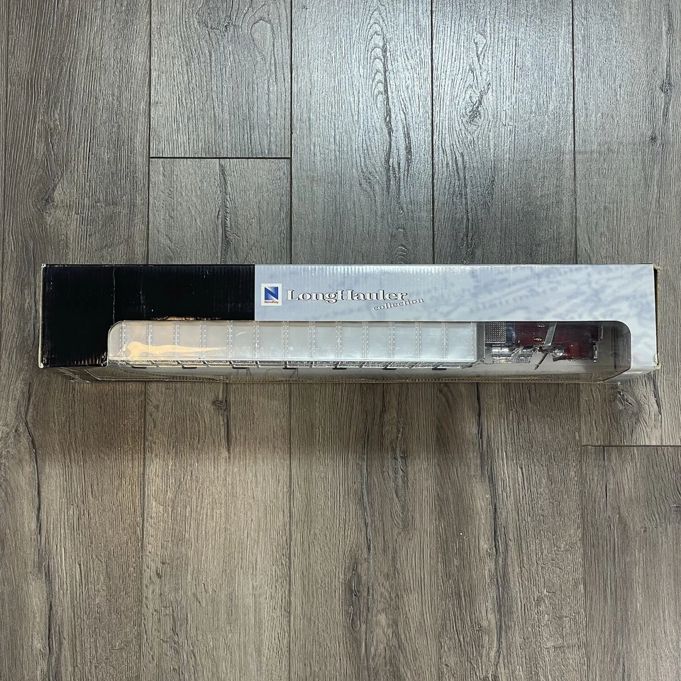 NewRay Peterbilt 379 Livestock Long Hauler 1:32 Die-Cast Semi Truck Model Red - Image 2 of 4