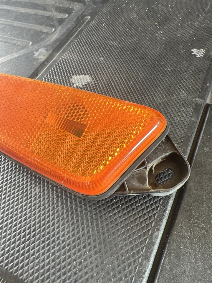 Luz de estacionamiento marcador delantero izquierdo del lado del conductor Suzuki Kizashi 2010-2013 OEM Foto 2 de 4