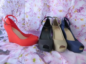 ann more jelly shoes