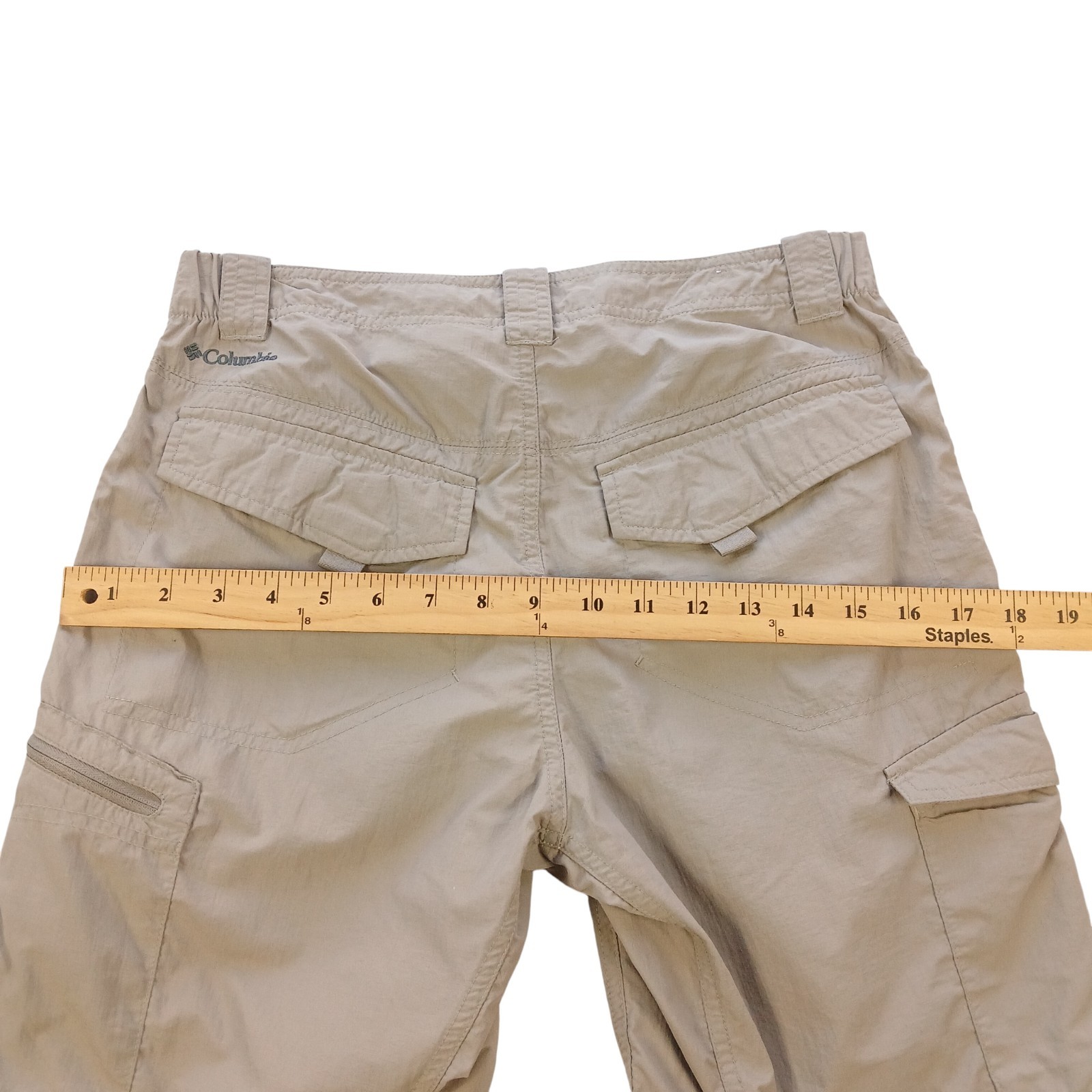Columbia cargo shorts Men (w30)Beige/button, zip fly, belt loops/6 pockets image 9