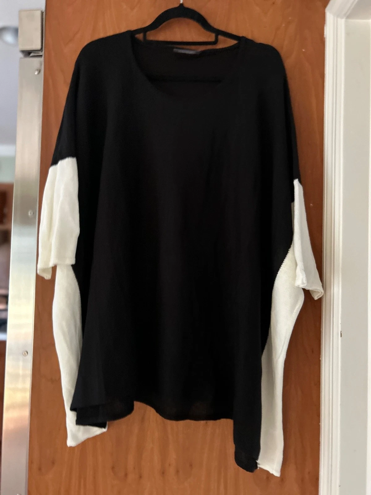 NWT Wooden Ships Women's Black Cream White Poncho Sleeves M/L
