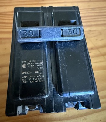 30AMP  Push-In Circuit Breaker Vm01