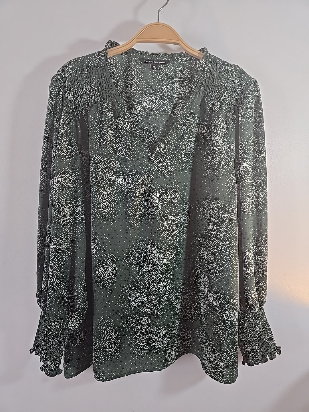 Zac & Rachel Green White Tunic Top Blouse Size 3X Long Sleeve