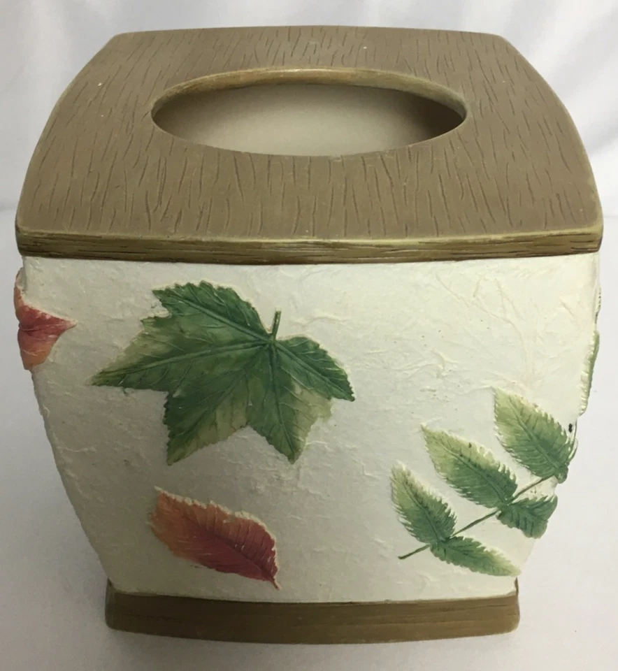 Caja de pañuelos cuadrada pintada a mano 3D de cerámica blanca con hojas de otoño beige superior y base Foto 3 de 4