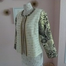 Flawless unique Chico's ivory metallic gold black fun blazer jacket light S