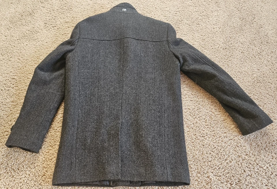 Calvin Klein Men's S Charcoal / Gray Wool Overcoat Excellent - Image 4 of 4