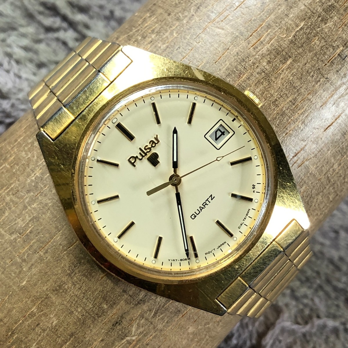 Vintage Pulsar Gold Tone Y147-8049 Date Mens Watch Rp3 for sale