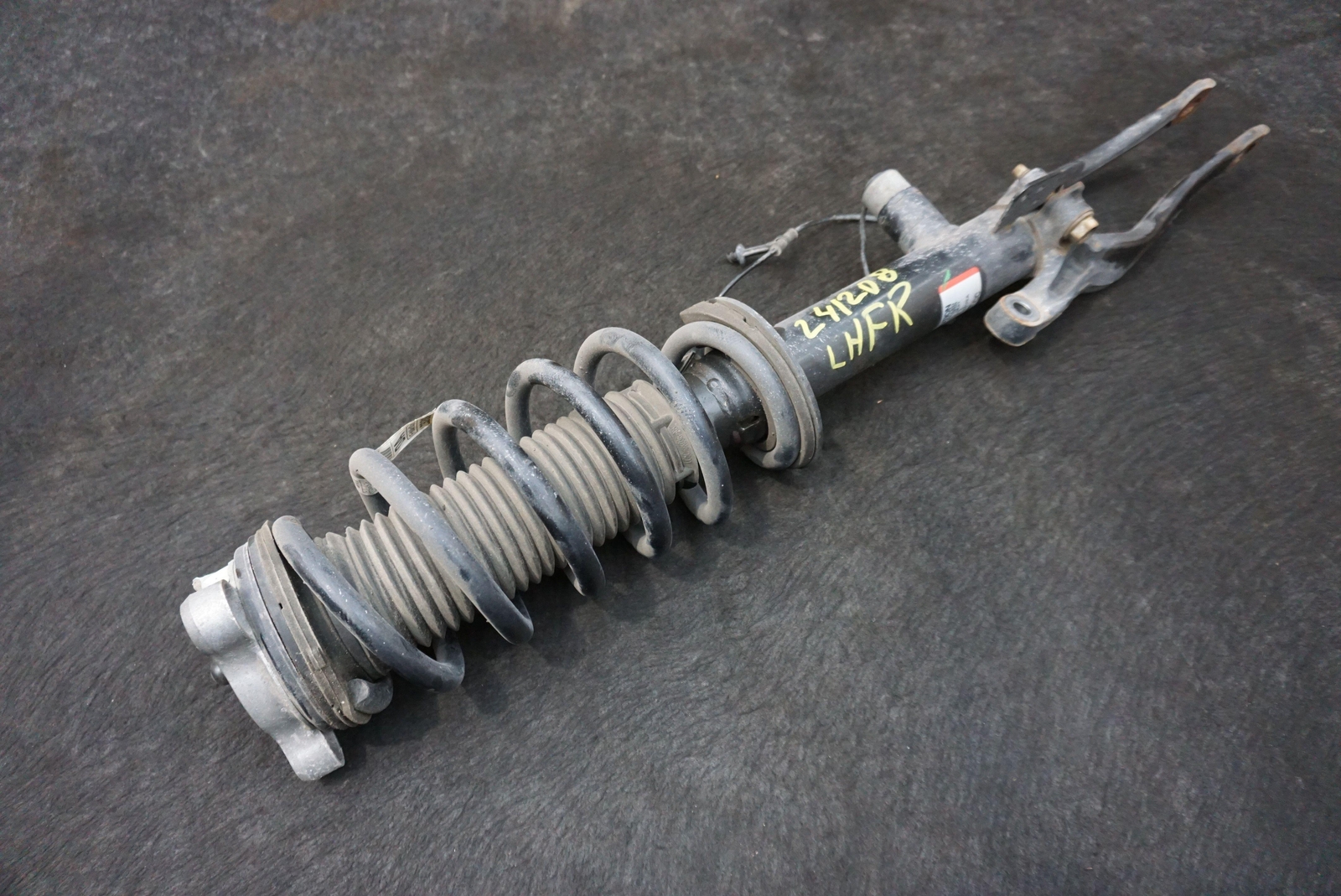 Front Left Shock Absorber Strut LC5C18B061 Lincoln Aviator Reserve U611 2020-24