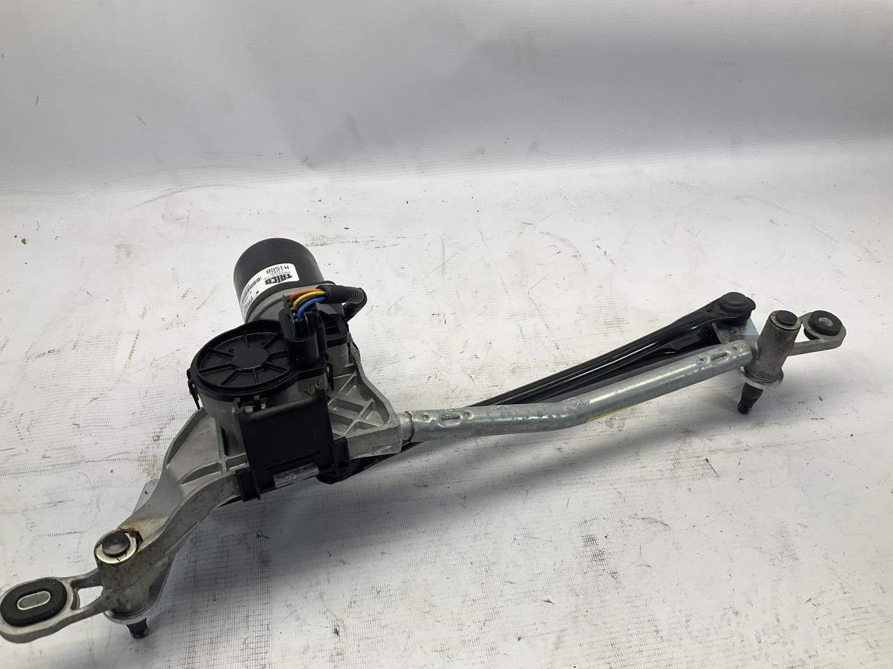 14-24 Maserati Ghibli Front Windshield Wiper Linkage w/ Motor Q