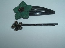 VINTAGE GRAY RHINESTONE FLOWER BOBBY PIN GREEN FLOWER SNAP BARRETTE