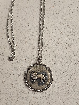 VINTAGE ANSON LEO ROUND PENDANT PEWTER SILVER FINISH ZODIAC NECKLACE