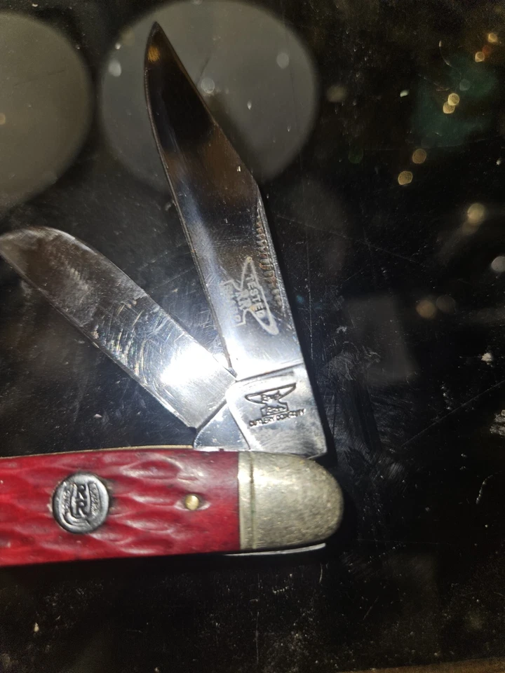Rough Rider Red Jigged Bone Razor Trapper Pocket Knife  Rare 3 Folding Blades - Image 3 of 4