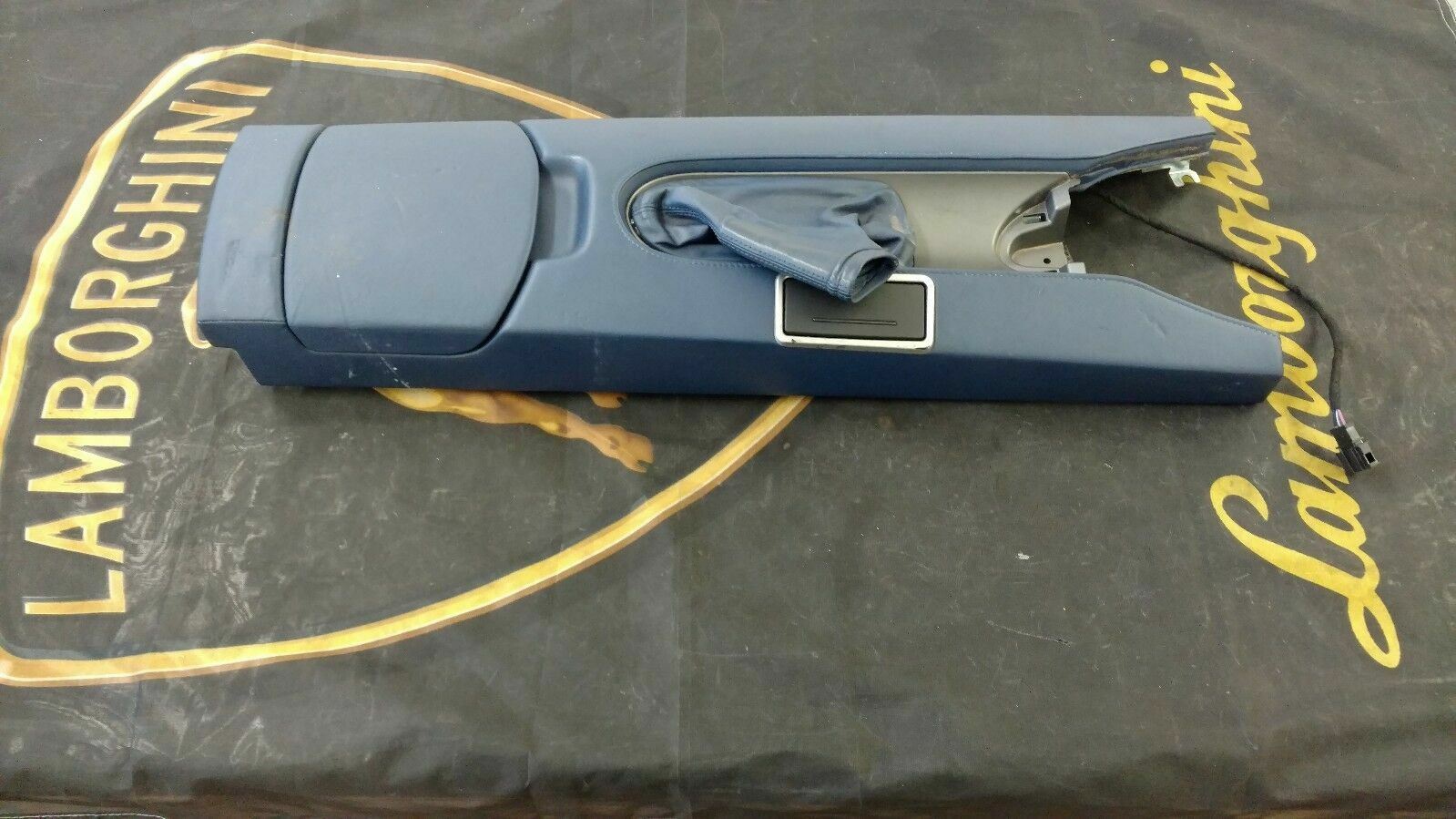 LAMBORGHINI GALLARDO COUPE CENTER CONSOLE TUNNEL ASSEMBLY OEM 401863242B
