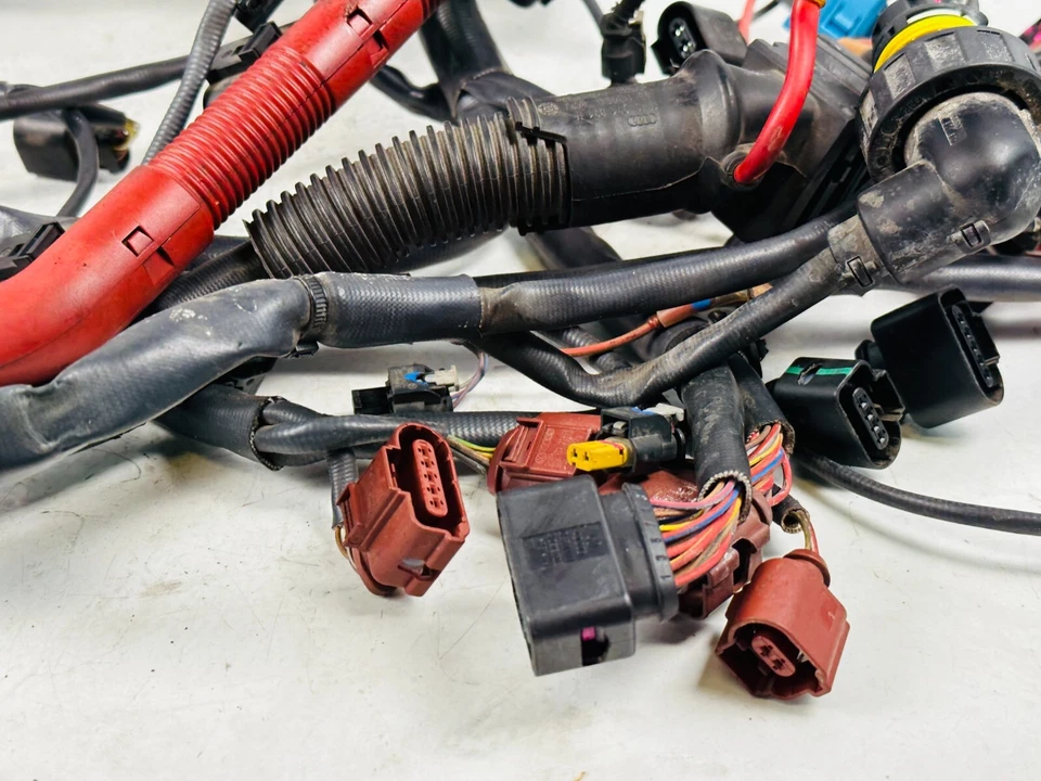 2012-2014 AUDI A8 QUATTRO 3.0L - Chicote de fios do motor 4H1971713CR - Imagem 2 de 4