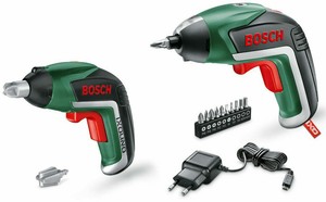 BOSCH AVVITATORE CACCIAVITA A BATTERIA IXO FAMILY SET CON GIOCATTOLO SCHRAUBER 