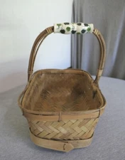 Woven Wicker Picnic Storage Display Décor Basket w Ceramic Ivy Design Handle 12"
