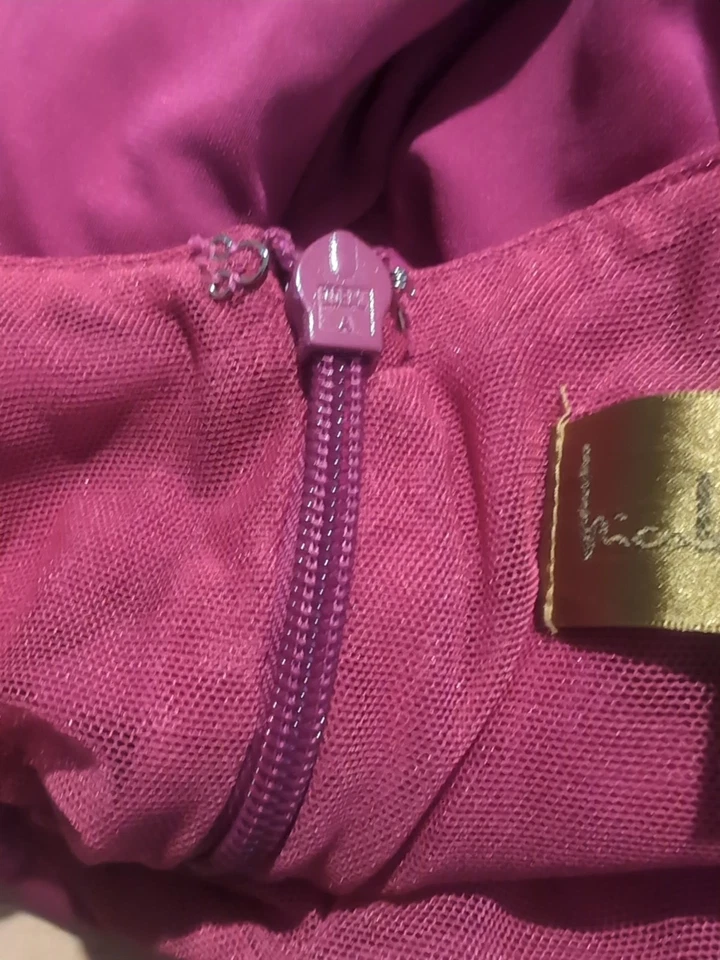 Vestido de cóctel Nicole Miller Gold Label talla 2 magenta acanalado tirantes de espagueti Foto 4 de 4
