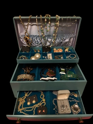 Vintage Estate Costume Jewelry Lot Retro MCM Estate   Gold Silver Tone Lot