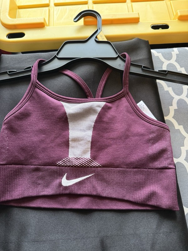 Nike Big Girls Seamless Indy Sports Bra Size L Large Maroon Purple DD7958-681