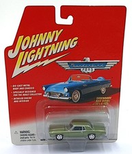 Johnny Lightning 1/64 Scale 455-01 - 1968 Ford Thunderbird - Met. Green
