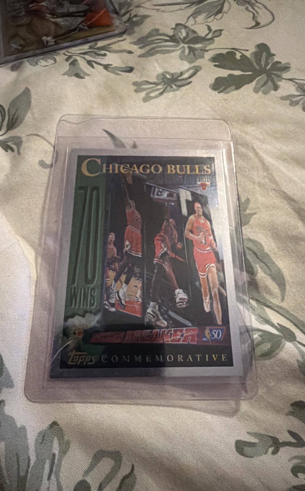Chicago Bulls 72 Wins #72 (Basketball Cards 1996 Topps Chrome) — is it worth grading?