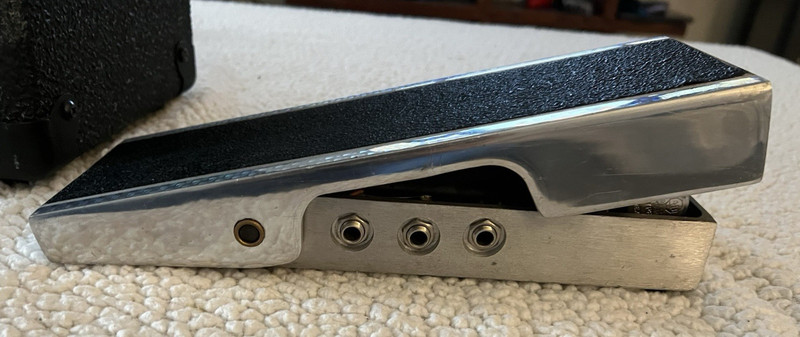 Goodrich 120 Analog Volume Guitar Pedal for Electric Guitar
