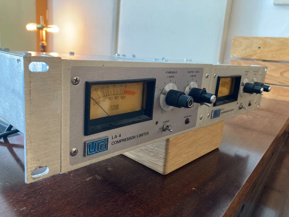 UREI LA4 - Dual Compressor Limiter - Image 4 of 4