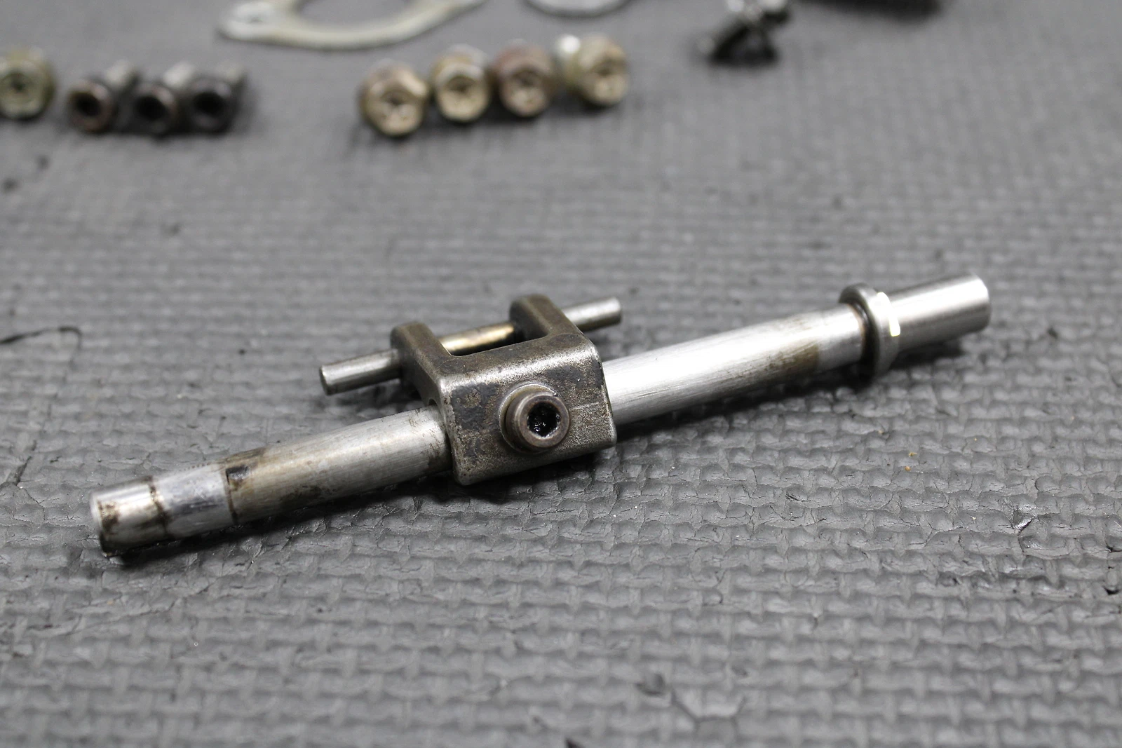 2001 SUZUKI RM125 OEM EXHAUST POWER VALVE POWERVALVE SHAFT ARM SET