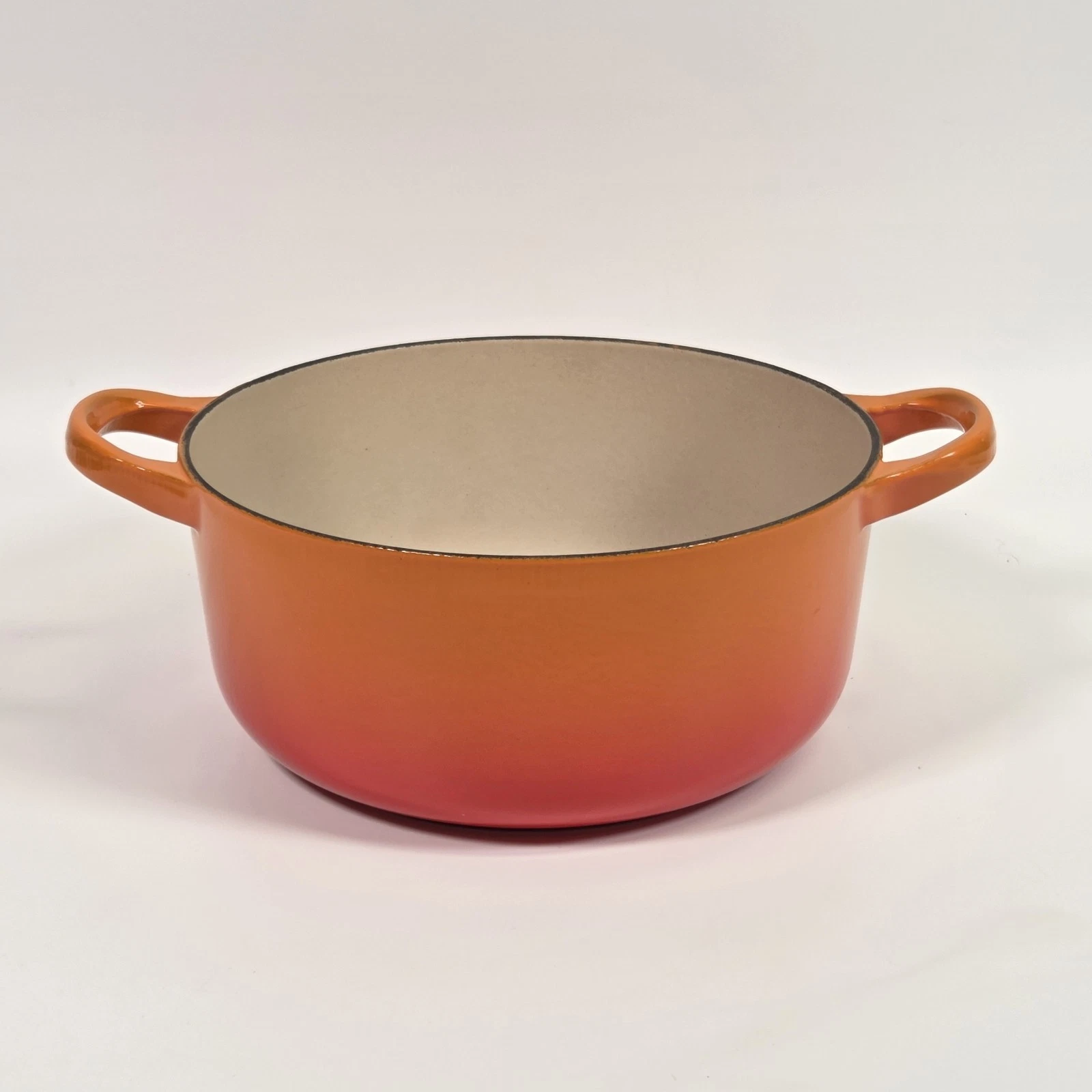 Le Creuset Volcanic Orange Cast Iron Round Casserole Dutch Oven Dish Size C 22cm