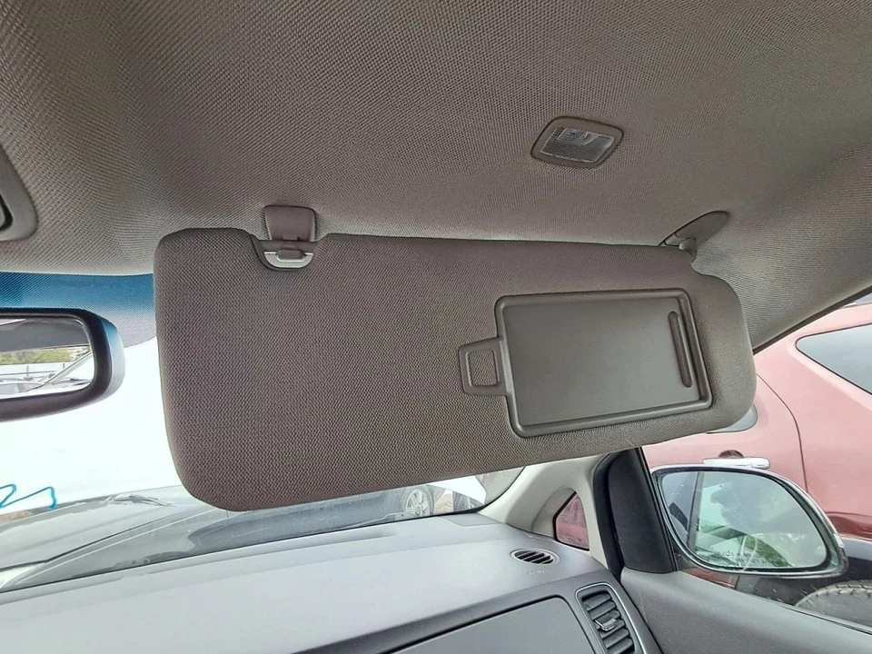 KIA Sedona 2017 pasajero derecho parasol gris usado furgoneta de 4 puertas 3691703 Foto 3 de 4