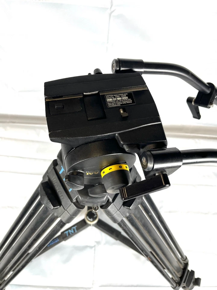 Vinten Vision 100 Fluid Head & 2-Stage Carbon Fiber Tripod - Image 3 of 4