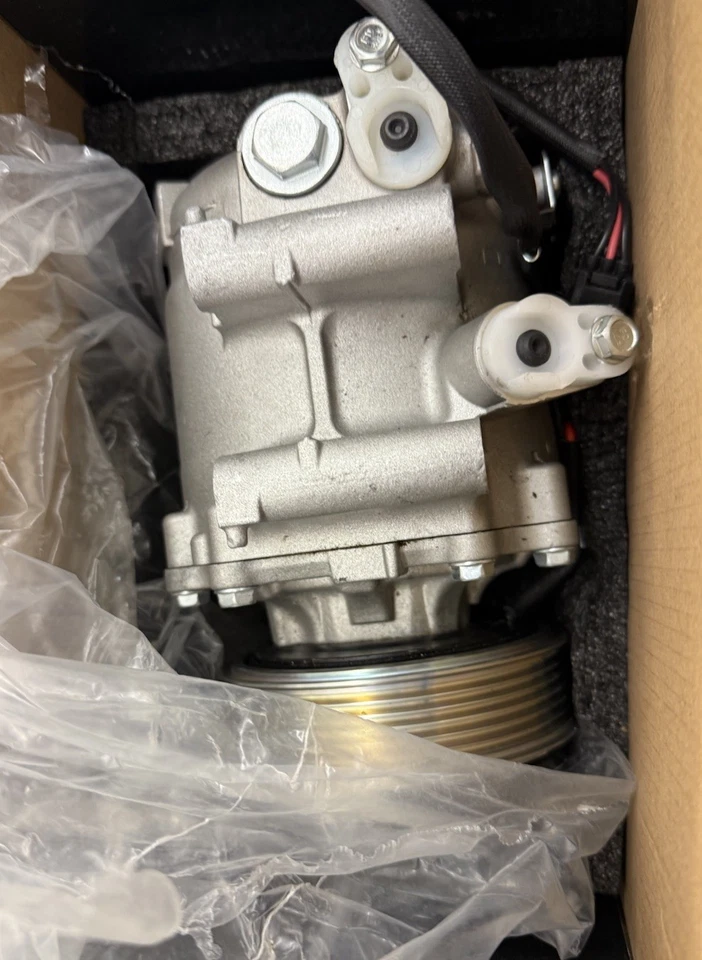 New AC Compressor for Toyota Tacoma - 2005 to 2015 - OE# 8832004060 - Image 3 of 3