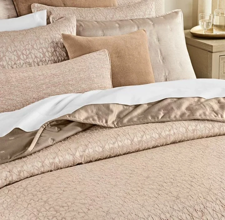 Funda nórdica Hudson Park "Diamond Facets" tamaño king, texturizada, dorada oxidada, nueva con etiquetas Foto 2 de 4