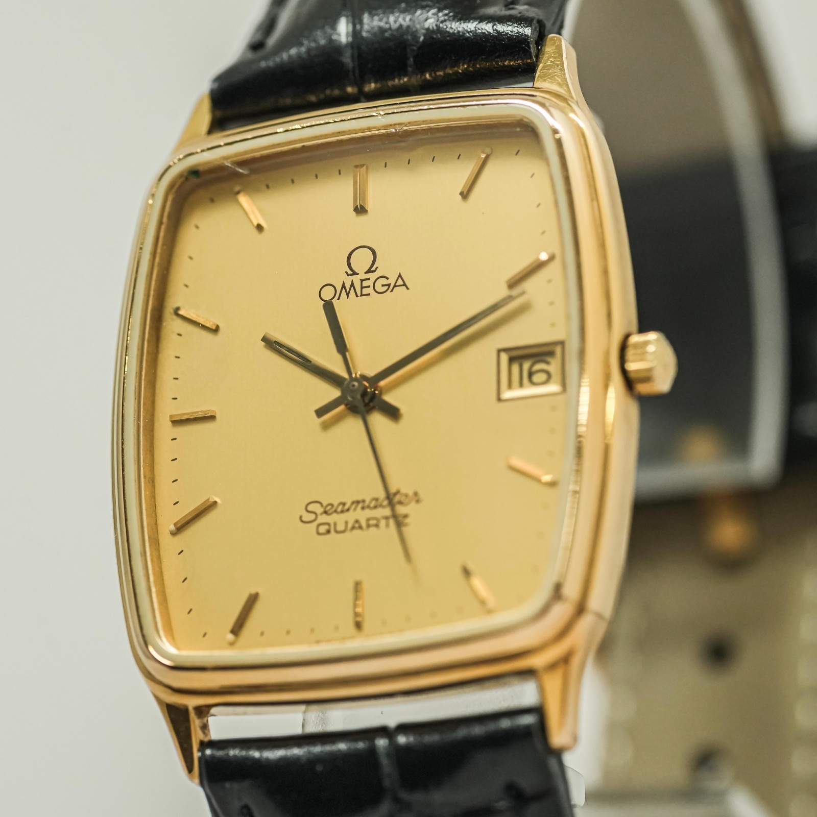 OMEGA Seamaster Cal.1430 Gold Date Tonneau
