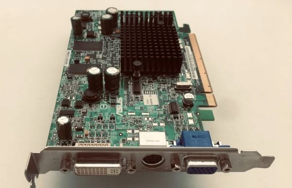 Ati  pci express radeon x300 256mb dvi,svideo,vga,5188-1678, 109a334gn-00c - Image 2 of 3