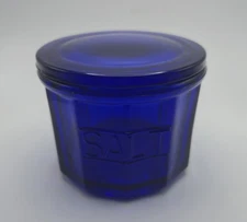 DEPRESSION STYLE GLASS SALT CELLAR RETRO KITCHEN DECO 3.5" H X 4" D